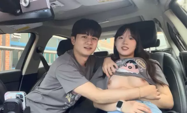Địt nhau vụng trộm cùng cô bạn thân lồn nhiều nhớt