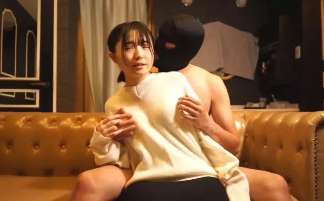 Chồng xuất tinh sớm, vợ ngoại tình với cậu hàng xóm